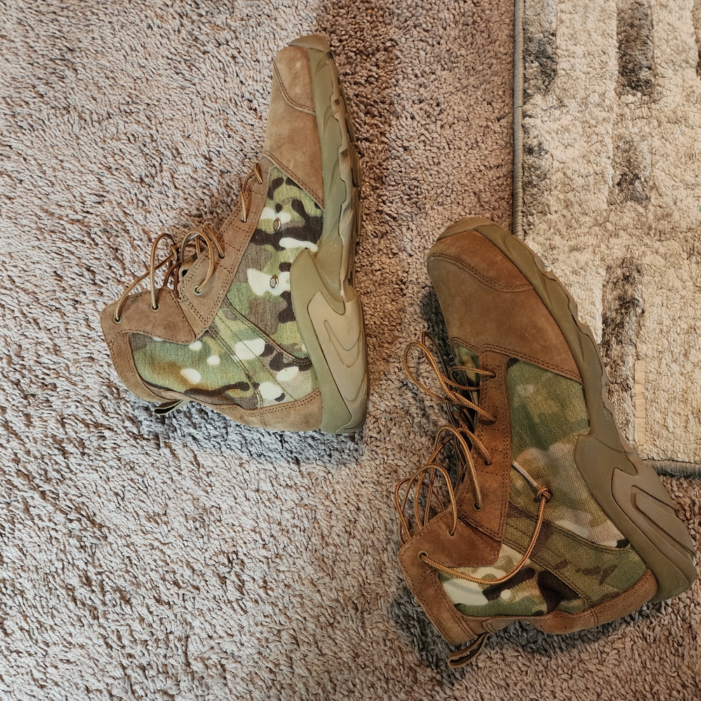 Oakley Camouflage and Brown Men's Boots